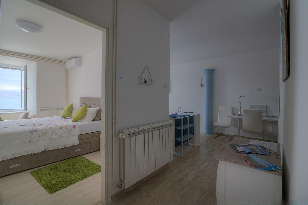 Apartments & Rooms Josephine Senj  Eksteriør bilde